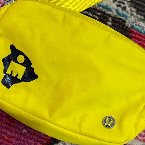 Lululemon Athletica Ironman Kona Yellow Mini belt Bag - Picture 3 of 7